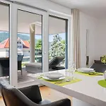 Seeblickwohnung شقة